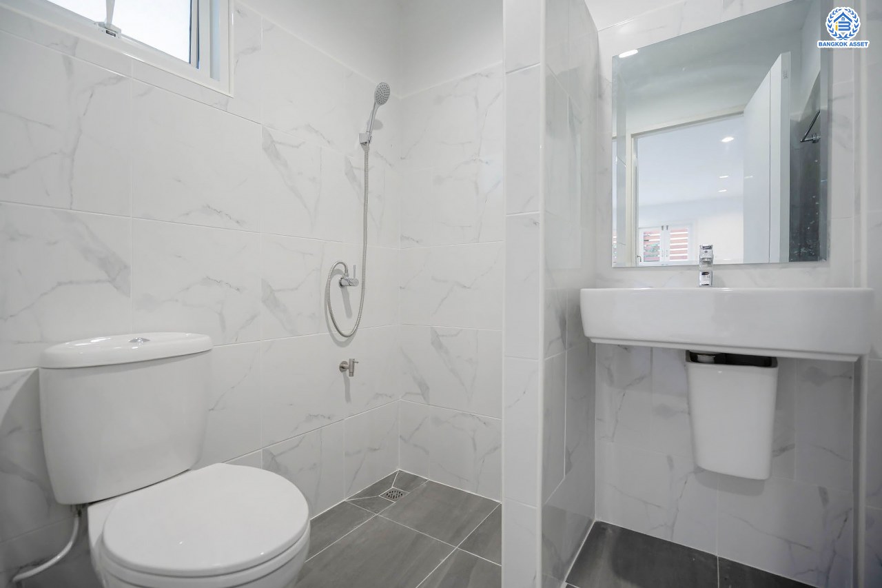 บ้านมือสองตกแต่งใหม่ โครงการ เนเบอร์โฮม วัชรพล เนื้อที่ 51 ตร.ว. ฟังก์ชัน 3 ห้องนอน 2 ห้องน้ำ จอดรถได้ 2 คัน บนทำเลเชื่อมต่อหลายเส้นทาง ทั้ง ถนนสุขาภิบาล5 ถนนสายไหม และถนนรามอินทรา ใกล้ทางด่วน "ฉลองรัช" และรถไฟฟ้าสายสีเขียว "สถานีสายหยุด"